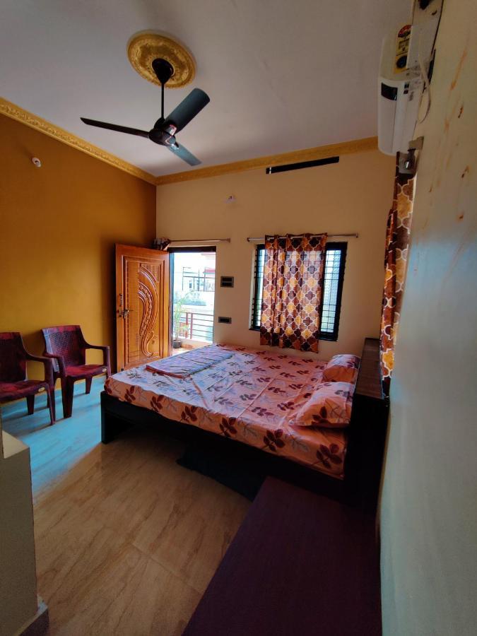 Balaji Homestay Хампи Экстерьер фото